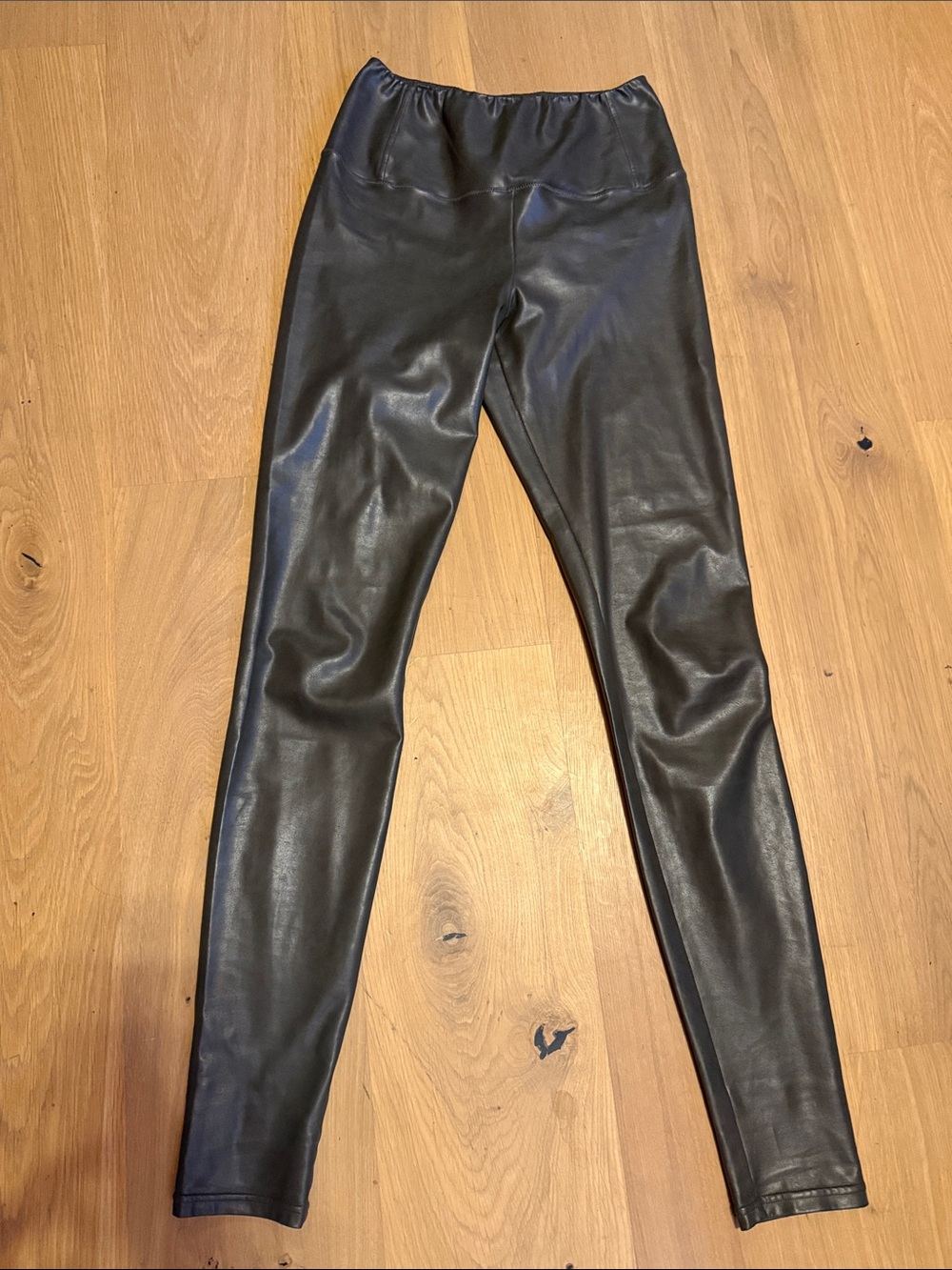 Aritzia Wilfred Olive Brown Grey Faux Leather Leggings